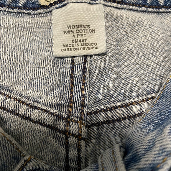 90s Distressed Grunge Vibes L.L.‎ Bean Vintage Women's Ripped Blue Denim Shorts - Picture 7 of 9